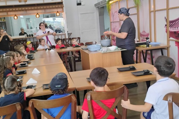 Escola Tia Jô promove imersão nas culturas indígena e japonesa em projeto educacional