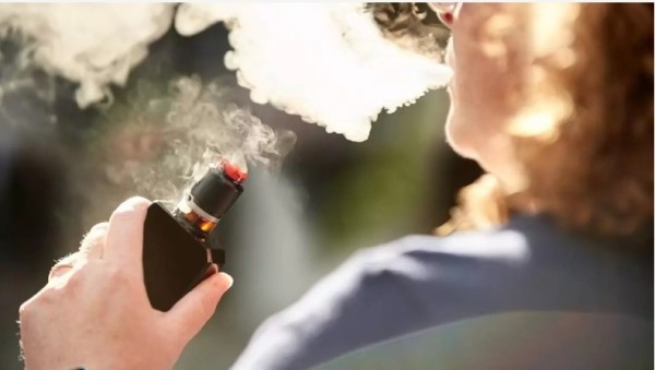 Vapes: governo dá 48 horas para sites e redes sociais removerem conteúdos sobre cigarros eletrônicos