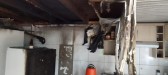 Princípio de incêndio em residência é controlado por moradores
