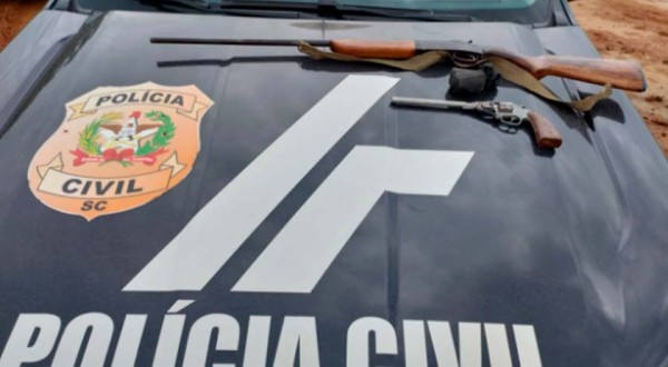 Polícia Civil deflagra Operação Artemis e prende 4 pessoas por posse irregular de arma de fogo