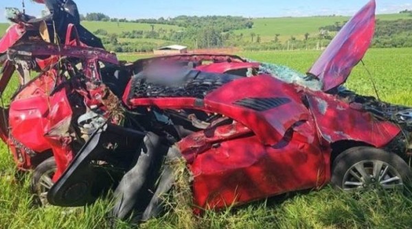 Mulher fica ferida após capotamento na BR-163