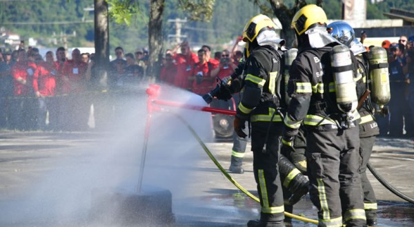Bombeiros de SC regulamentam pontos de recarga para veículos elétricos em edificações Instrução