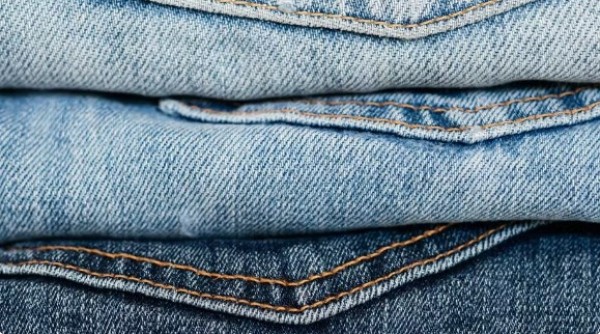 Como higienizar roupas, travesseiros e colchões no inverno