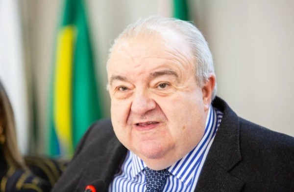 Greca desiste da disputa pelo governo do PR e será vice de Sandro Alex