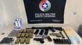 Homem é preso com fuzil, munições e documentos falsos após abordagem policial