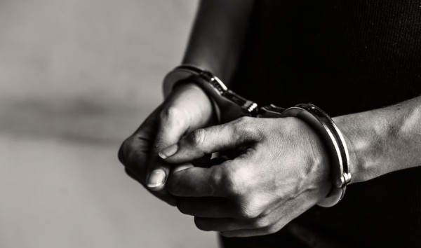 Homem é preso em cumprimento de mandado judicial
