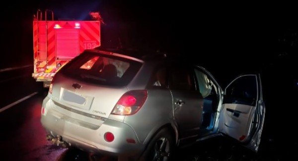 Colisão traseira na BR-282 deixa cinco pessoas feridas, incluindo duas crianças