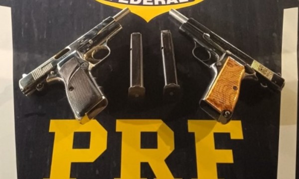 PRF localiza duas pistolas escondidas dentro de pneu estepe na BR-480