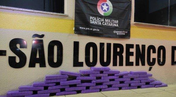 Jovem é preso transportando mais de 30 kg de maconha