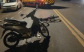 Acidente entre moto e bicicleta deixa adolescente ferido