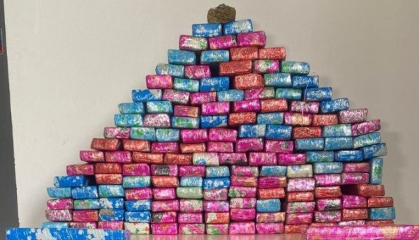 Motorista é preso com mais de 100 kg de maconha após perseguição no Oeste