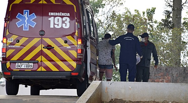 Bombeiros atendem jovem ferido em ocorrência de vias de fato