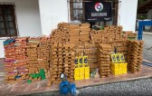 Trio é preso com 800 kg de maconha e 50 kg de cocaína em propriedade rural em Santa Catarina
