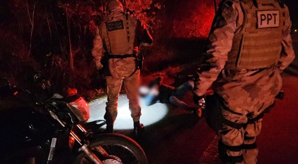 Argentinos sofrem acidente na BR 282 logo após furtarem motocicleta