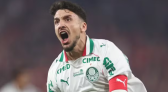 Palmeiras vence o Athletico-PR fora de casa e assume liderança provisória do Brasileirão