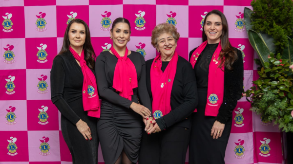 Michelle Haeflieger é a nova presidente do Lions Clube Barracão Mulher
