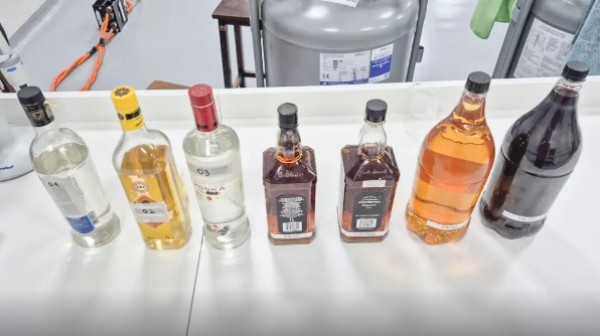 Polícia diz que metanol foi adicionado, e não gerado em destilação