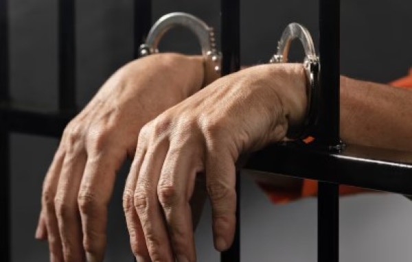 Homem de 56 anos é preso após cumprimento de mandado judicial