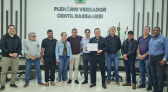 Vereadores realizam entrega de Moção de aplausos ao Sicoob São Miguel