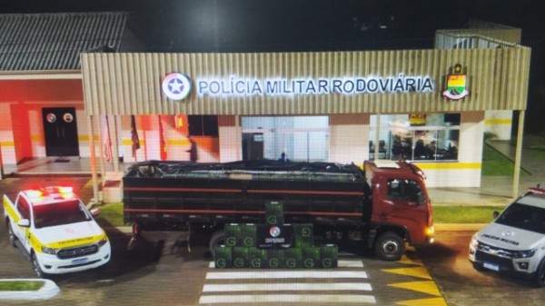 Polícia apreende 200 caixas de cigarros de marcas paraguaias