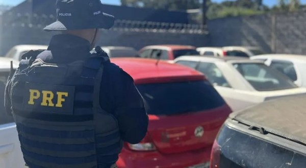 Leilão de veículos conservados retidos pela PRF no Paraná tem lance mínimo de R$ 400