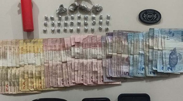 Adolescente é preso por tráfico de drogas