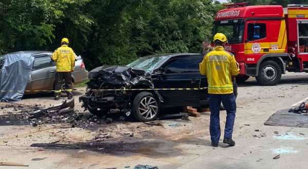 Acidente grave com óbito na BR-163 envolve dois carros e uma carreta