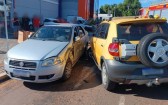 Colisão entre quatro carros deixa uma pessoa ferida