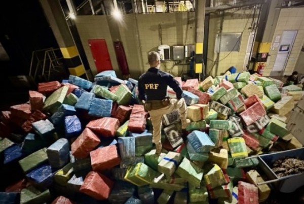 PRF apreende quase 20 toneladas de maconha e realiza a maior apreensão do sul do Brasil em 2024