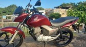 Motocicleta é furtada durante a noite no Bairro Parque das Embaúvas