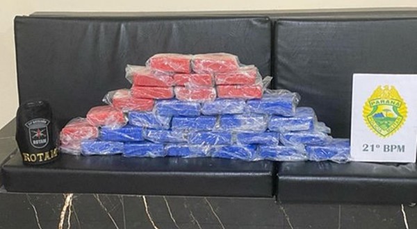 Menor é apreendido com quase 13 quilos de maconha em ônibus