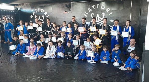 Em manhã especial Hattori Jiu-jitsu gradua mais de 60 alunos