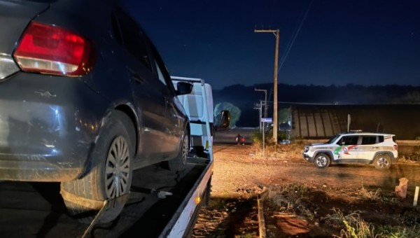 Fiscalização apreende drogas e retira veículos irregulares de circulação