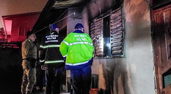 Mulher ateia fogo na casa do ex-marido em São Miguel do Oeste