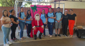 Administração de Barracão Distribui Doces para Crianças da Escola do Distrito de São José