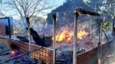 Casa é totalmente destruída pelo fogo no Oeste de SC