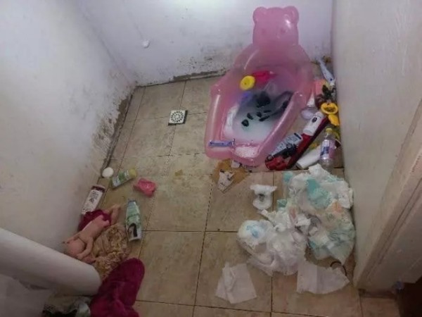 Mãe é presa por abandono após sair para se prostituir em SC