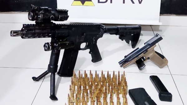 Homem é preso com arsenal durante abordagem na PR-182