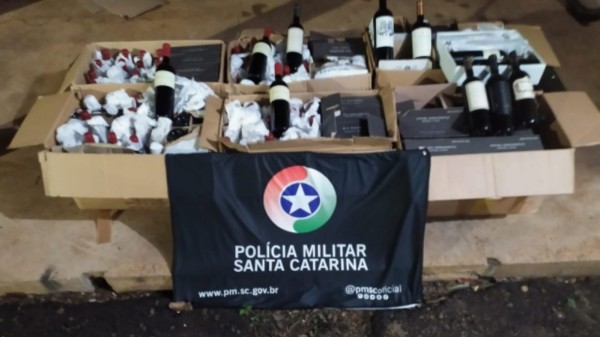 PM apreende carga de vinho estimada em R$ 60 mil durante operação