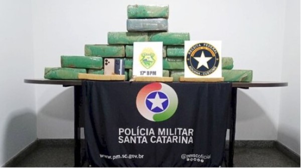 Casal é preso após perseguição policial e mais de 150 KG de drogas são encontrados
