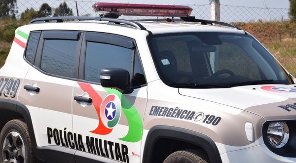 Homem é preso pela Polícia Militar por agredir sua própria mãe
