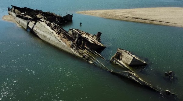 Seca revela navios alemães da 2ª Guerra Mundial no fundo do rio Danúbio, na Sérvia
