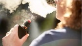 Jovem sofre colapso pulmonar por excesso de vapes