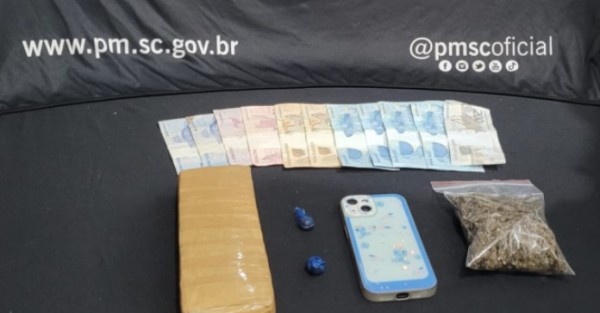 Mulher é presa por tráfico de drogas