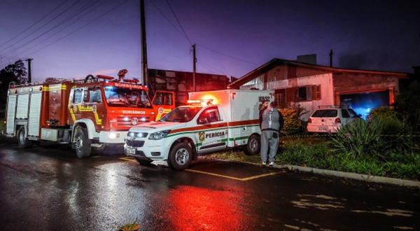Corpo carbonizado é encontrado em residência atingida por incêndio