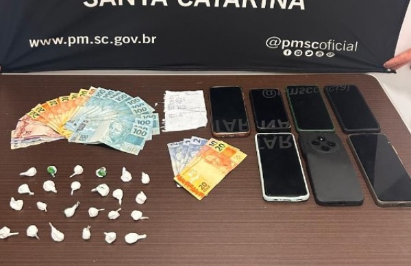 Casal é preso pela Polícia Militar por tráfico de drogas