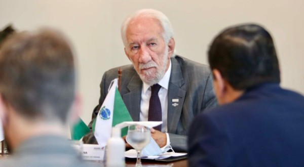 Piana lidera missão do Paraná à China em busca de investimentos