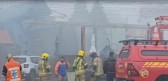Avião cai e atinge prédio e pousada no centro de Gramado