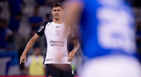 Cruzeiro e Corinthians empatam em duelo equilibrado no Mineirão