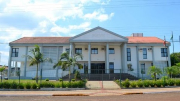 Homem é preso por mandado de prisão no fórum da cidade